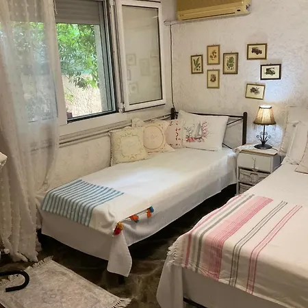 House With Big Garden Holiday home Corinth