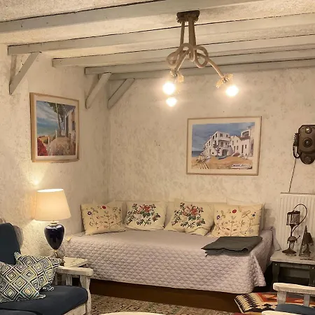 House With Big Garden Corinth