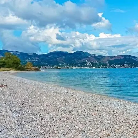 House With Big Garden Prázdninový dům