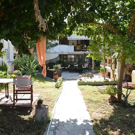 House With Big Garden *