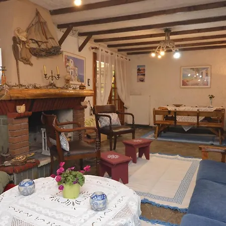 Σπίτι διακοπών House With Big Garden