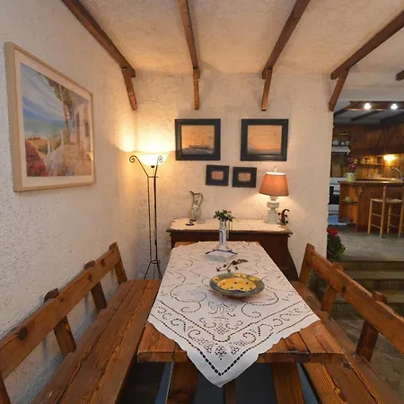 House With Big Garden *