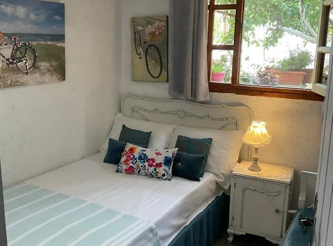 펜션 House With Big Garden Corinth