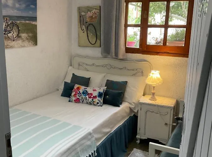 House With Big Garden * Corinth