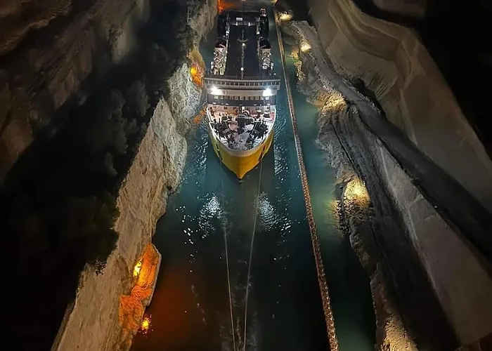 House With Big Garden Prázdninový dům Corinth