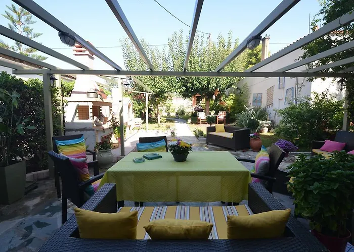 House With Big Garden Corinth