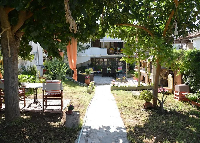 House With Big Garden *