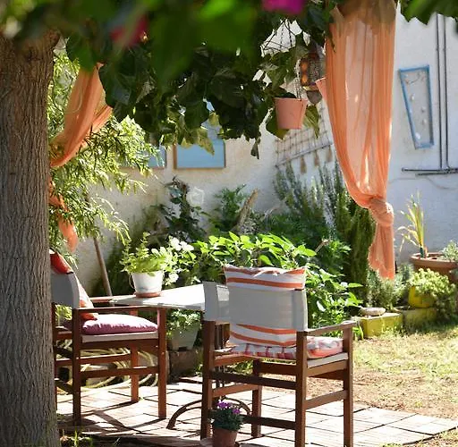 House With Big Garden 펜션 *