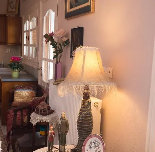 House With Big Garden 펜션 *