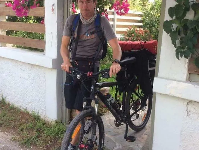 House With Big Garden Prázdninový dům *